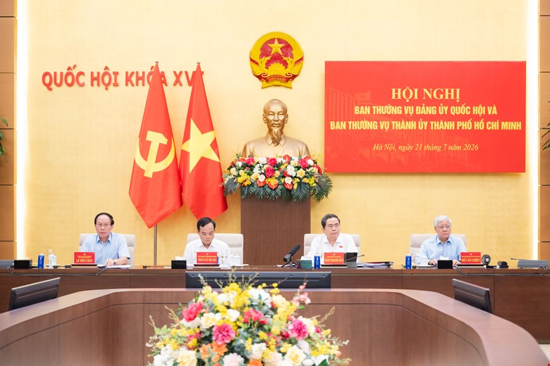 Politburo Member, National Assembly Chairman Tran Thanh Man chairs the Conference of the Standing Committee of the National Assembly Party Committee and the Standing Committee of the Ho Chi Minh City Party Committee on the Urban Development Law project. Photo: Media. Quochoi. vn.