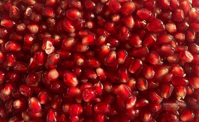 Pomegranate juice is said to be good for cardiovascular health. Photo: Kieu Vu