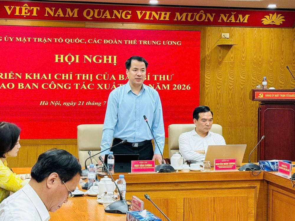 Phó Bí thư Đảng ủy MTTQ, các đoàn thể Trung ương Ngô Văn Cương phát biểu tại Hội nghị. Ảnh: MTTQ