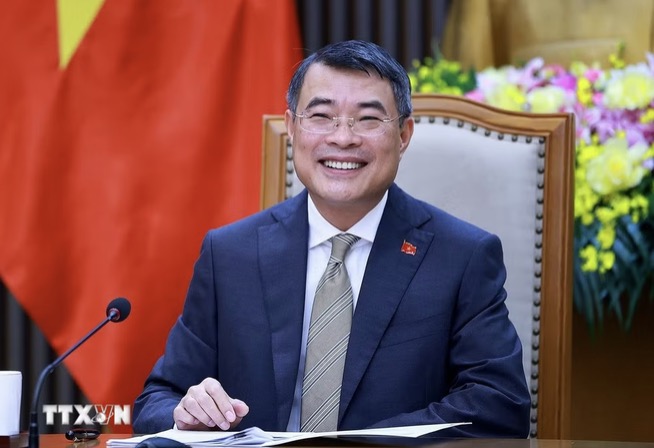 Politburo Member, Prime Minister Le Minh Hung had his first phone call with Canadian Prime Minister Mark Carney on the evening of July 21. Photo: VNA