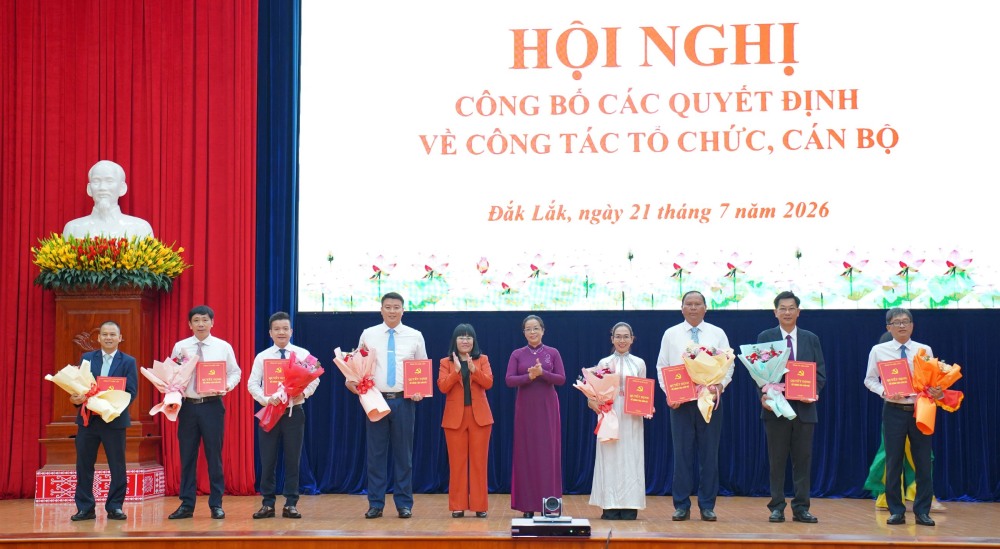 Dak Lak announces decisions on personnel work. Photo: daklak.gov.vn