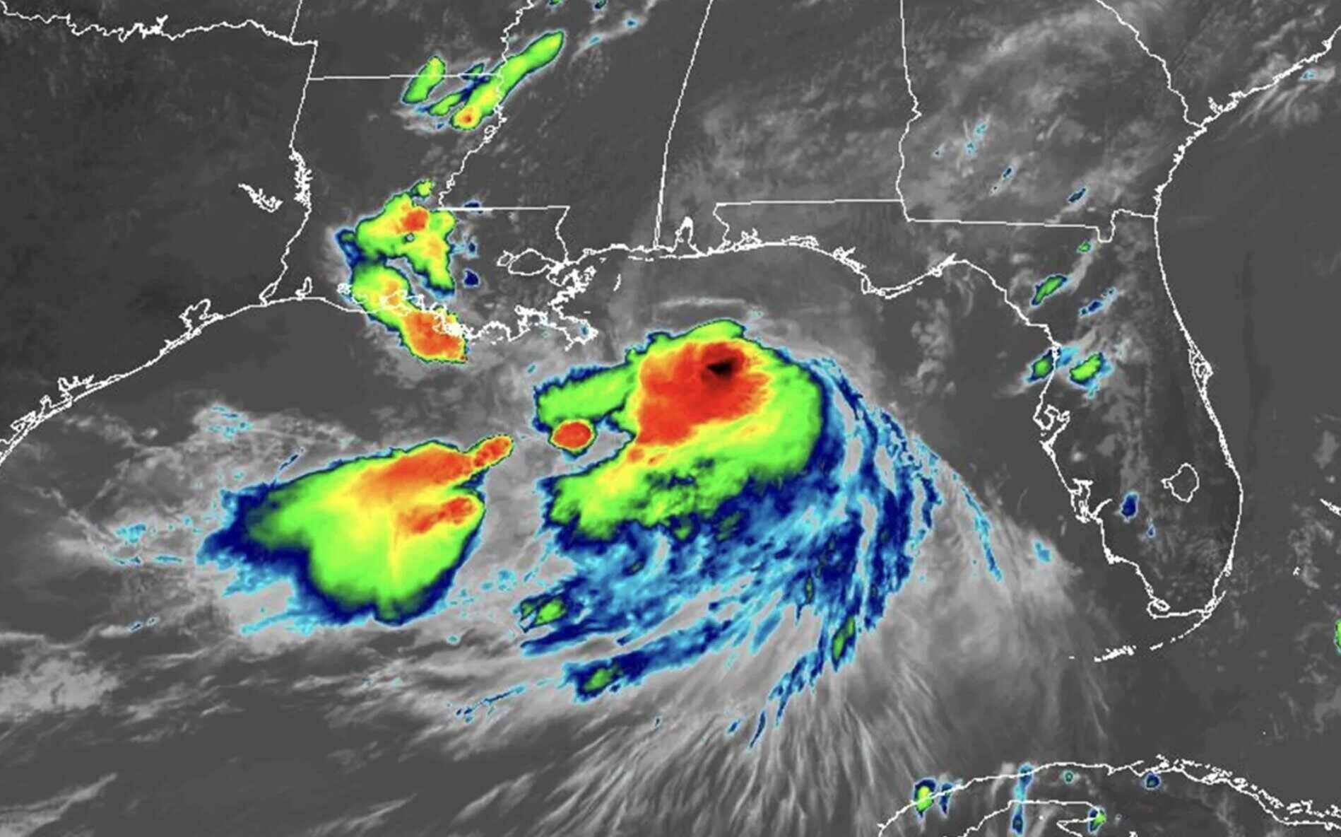 Satellite images show tropical storm Bertha operating in the Gulf of Mexico before heading towards the southern coast of the United States. Photo: NOAA/NHC