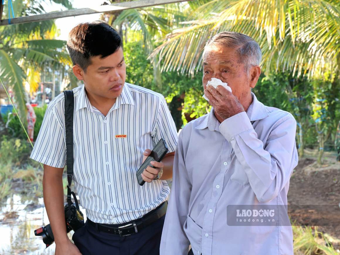 Ông Trần Văn Quận kể lại thông tin với phóng viên Báo Lao Động. Ảnh: Gia Khiêm