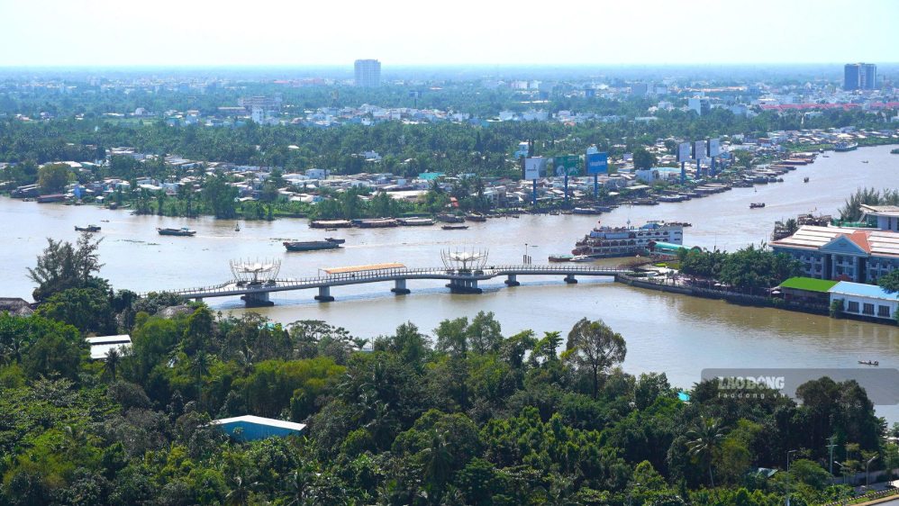 El Ministerio del Interior ha respondido a la propuesta de simplificar el contenido del informe local sobre el funcionamiento del gobierno local de 2 niveles. En la foto, una esquina de la ciudad de Can Tho vista desde arriba. Foto: Ta Quang