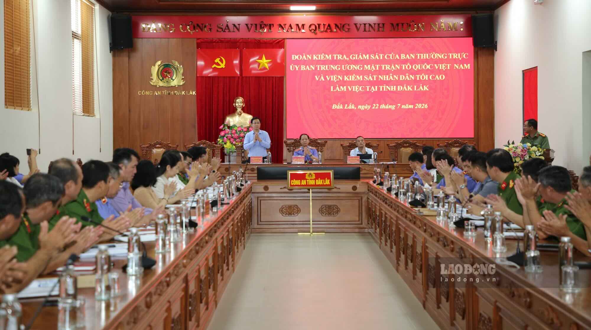 The Vietnam Fatherland Front and the Supreme People's Procuracy inspect the detention center and work in Dak Lak. Photo: Cong Sang