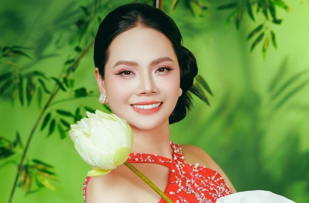 Singer Luong Nguyet Anh shares the happiness of being a mother of twins with 2 beautiful daughters. Photo: Character provided