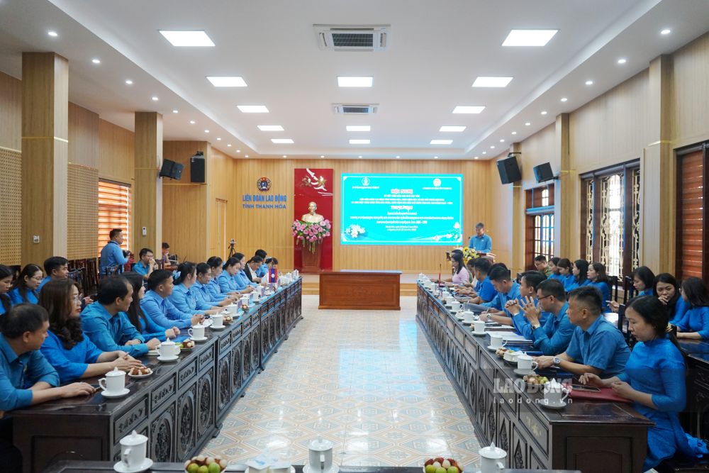 LĐLĐ tỉnh Thanh Hóa tổ chức hội nghị ký kết biên bản ghi nhớ hợp tác giai đoạn 2026-2030 với Liên hiệp Công đoàn tỉnh Hủa Phăn (Lào). Ảnh: Quách Du