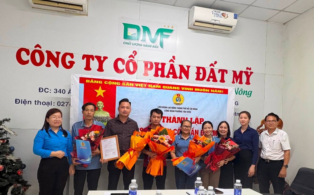 Establishment of the Grassroots Trade Union of Dat My Joint Stock Company in Tan Uyen ward. Photo: Tan Uyen Ward Trade Union