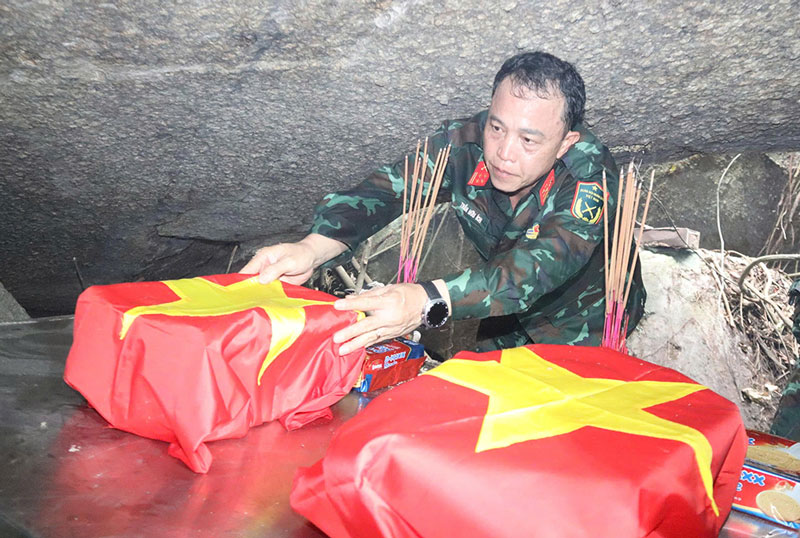 Martyrs' remains found at Da Sap Cave. Photo: Quang Cuong (Da Nang City Military Command)