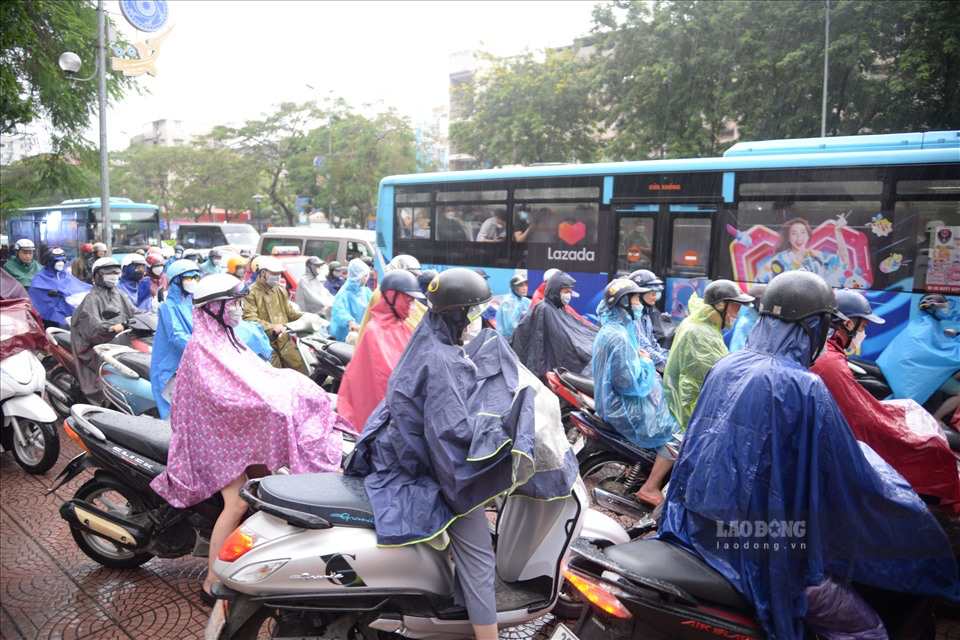 Prévisions météorologiques pour aujourd'hui 23 juillet: Le Nord connaîtra des pluies et des orages par endroits. Photo: Nguyễn Long
