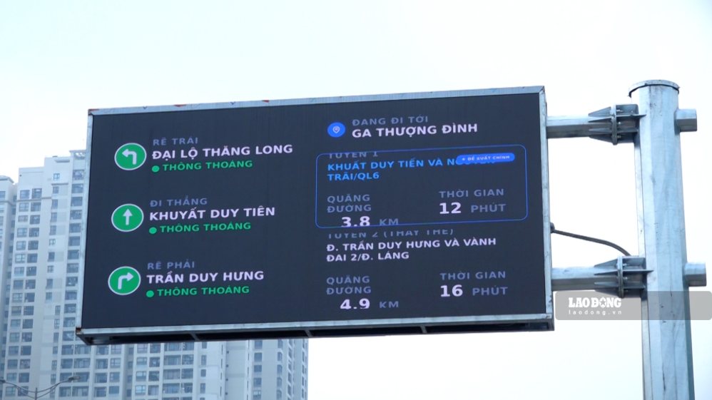 Nuevos secretos para ayudar a los peatones a evitar los puntos de congestión en Hanoi. Foto: To The