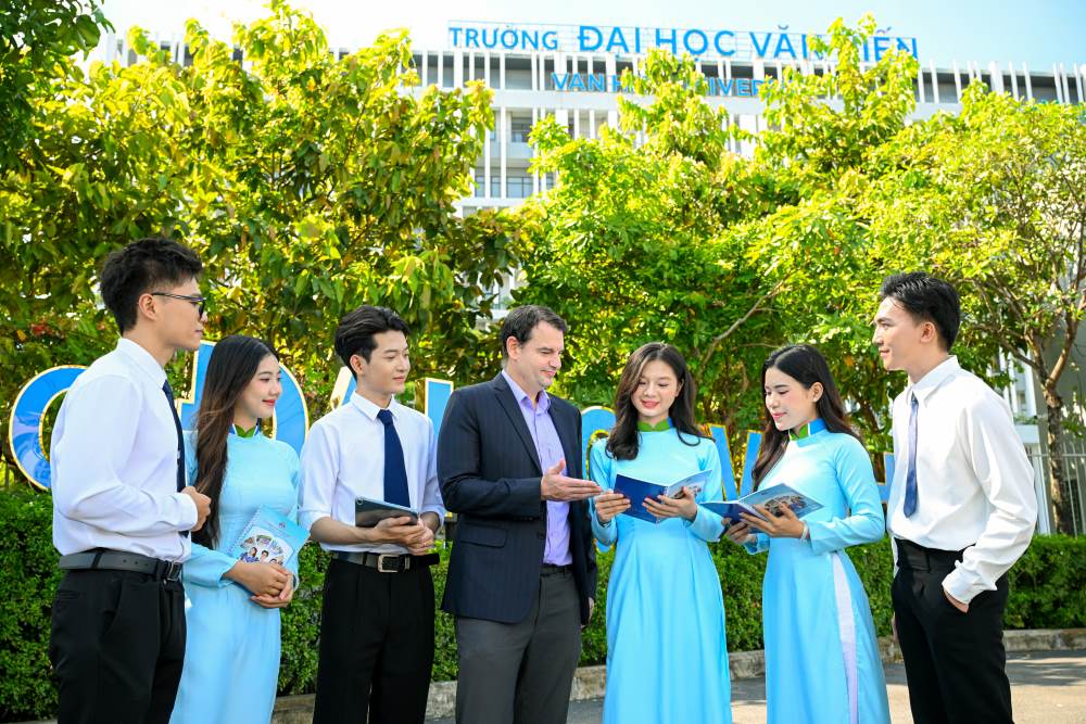 Trường Đại học Văn Hiến đẩy mạnh hợp tác quốc tế, mở rộng cơ hội thực tập và việc làm cho sinh viên 43 ngành đào tạo tại hơn 600 doanh nghiệp trong và ngoài nước.