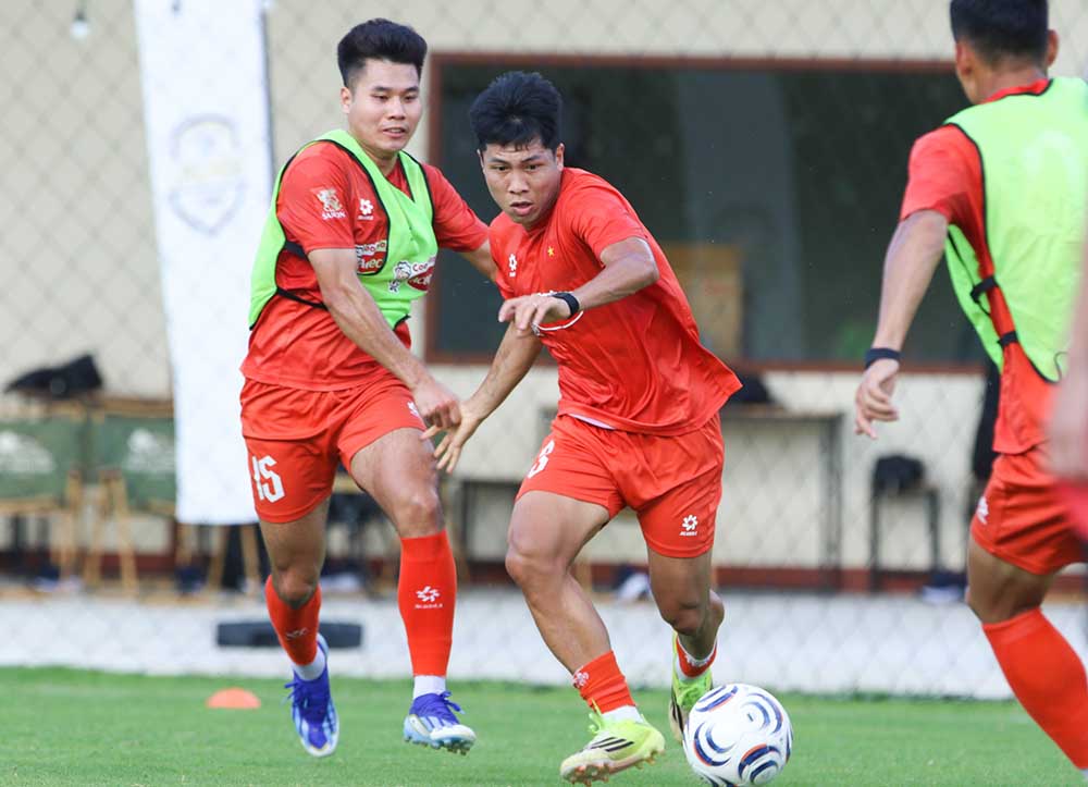 The Vietnamese team continues to improve tactical plans in the training session in Chonburi, preparing for the opening match against Timor-Leste at the ASEAN Cup 2026. Photo: VFF