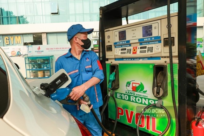 From June 1, E10 gasoline is used nationwide to replace RON95 mineral gasoline. Photo: Hai Nguyen