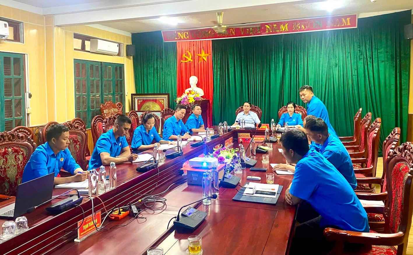 Through the forum, the Trade Union listens to the thoughts and recommendations of union members and workers to promptly care for and protect their rights. Photo: Nghe An Trade Union