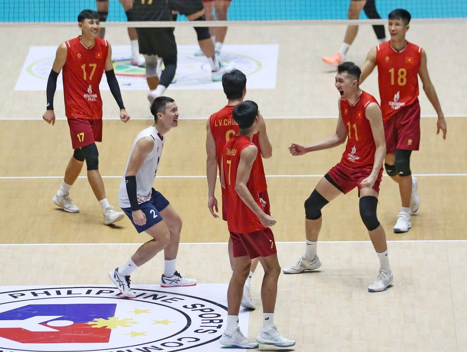 Vietnam men's volleyball team meets Thailand at SEA V.Cup 2026. Photo: VFV