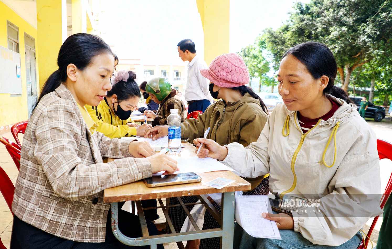 Enrollment work at Quang Truc inter-level boarding school is being implemented from July 20 to 30. Photo: Phuc Khanh