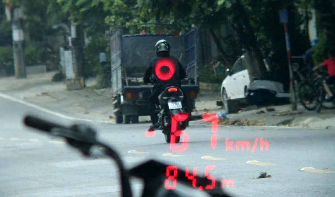 Image of motorbike BKS 21KA-223. xx running at high speed on National Highway 70. Photo: Lao Cai Police