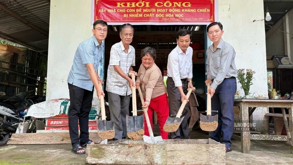 Các địa phương trên địa bàn tỉnh đồng loạt triển khai xây dựng, sửa chữa nhà cho các hộ đủ điều kiện thụ hưởng. Ảnh: Hoàng Lộc