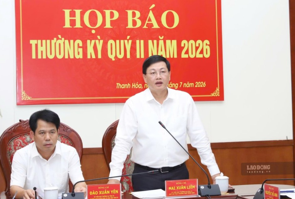 Theo ông Mai Xuân Liêm - Phó Chủ tịch Thường trực phụ trách UBND tỉnh Thanh Hóa, việc để chợ sai phạm tồn tại nhiều năm chỉ có 2 khả năng, một là cán bộ xã không có năng lực, hai là biết mà lờ đi. Ảnh: Xuân Hùng
