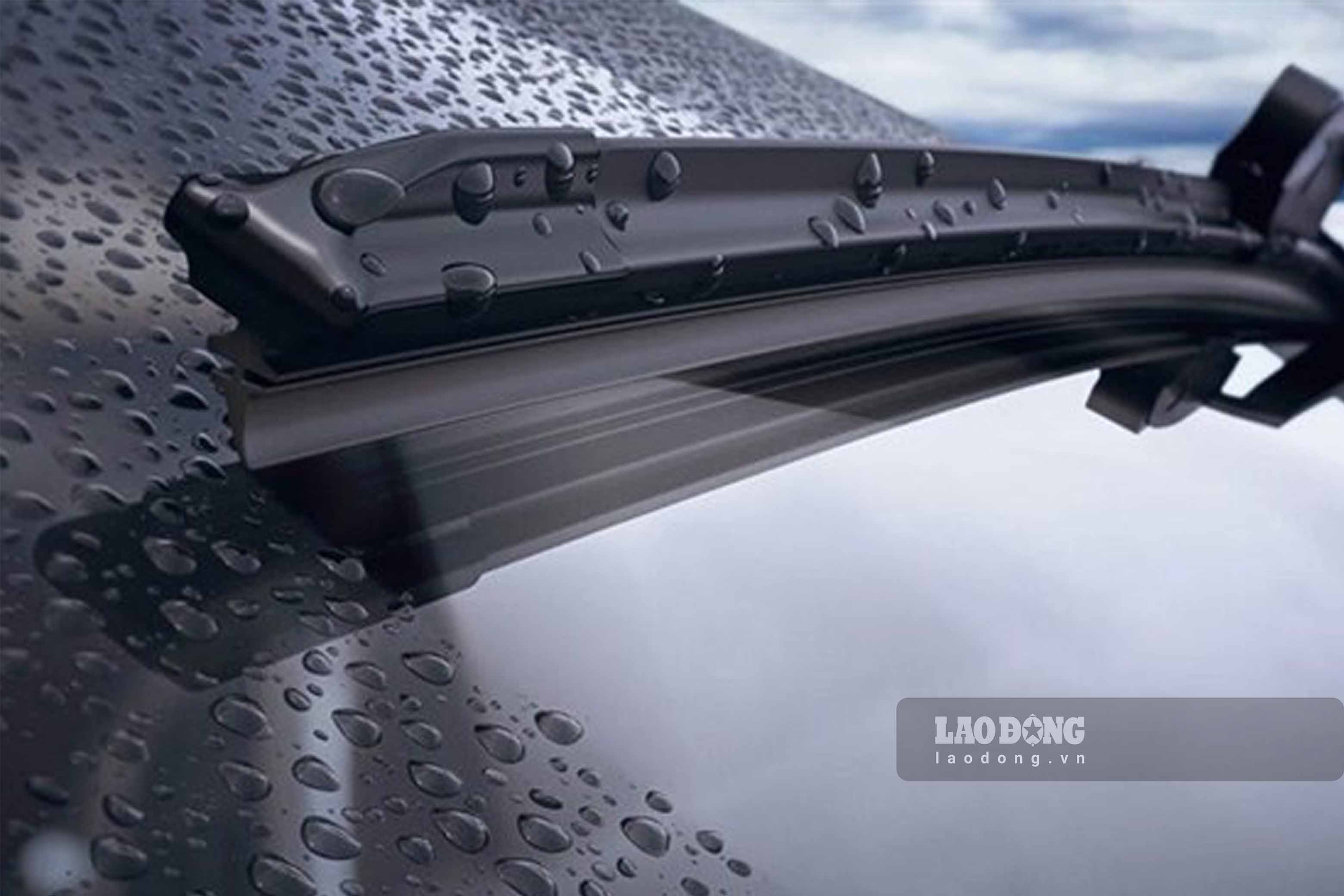 Rain wipers are one of the important systems to help ensure visibility for drivers. Photo: Nguyen Tuan