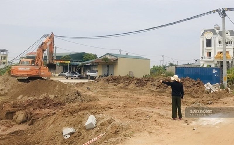 Base 1 Tax Department of Lao Cai province said that the dossier requesting land use fee reduction must be submitted together with the dossier requesting a Certificate. Photo: Phan Anh
