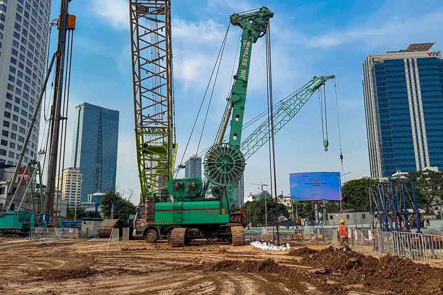 Urban railway line No. 5 officially underground construction, starting the fence item at S3 Station. Photo: MRB