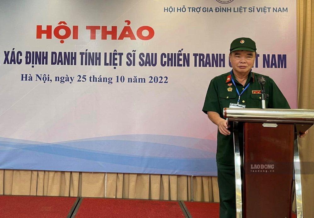 Với nhiều năm kinh nghiệm trong tìm kiếm, kết nối thông tin tìm hài cốt liệt sĩ, cựu binh Lê Văn Chơ được mời phát biểu tham luận tại một hội nghị tìm kiếm, quy tập, xác định danh tính hài cốt liệt sĩ. Ảnh: Nhân vật cung cấp