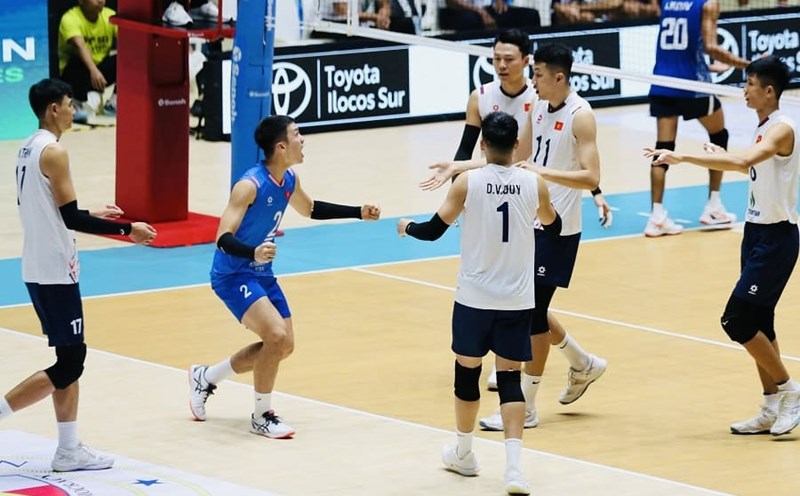 Vietnamese men's volleyball team unfortunately lost to Thailand in stage 2 of SEA V.Cup 2026. Photo: VFV