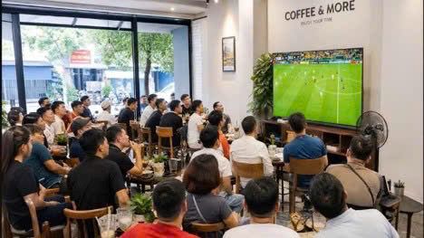Bên cạnh vai trò nhà tài trợ quốc gia mang bản quyền World Cup về phục vụ khán giả Việt Nam, Techcombank còn đồng hành tiếp sức, thúc đẩy tăng trưởng kinh doanh cho hàng trăm nghìn điểm bán/HKD toàn quốc. Ảnh: Techcombank