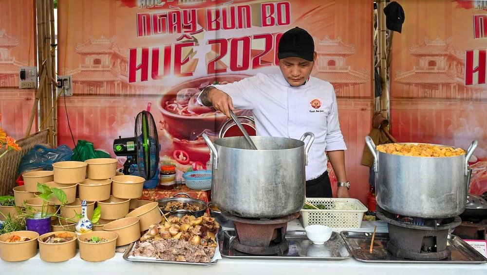 Thông qua Chương trình “Huế - Kinh đô Ẩm thực 2026“, TP Huế tiếp tục quảng bá hình ảnh điểm đến văn hóa, du lịch và ẩm thực đặc sắc, từng bước đưa Bún bò Huế vươn tầm quốc gia và quốc tế.