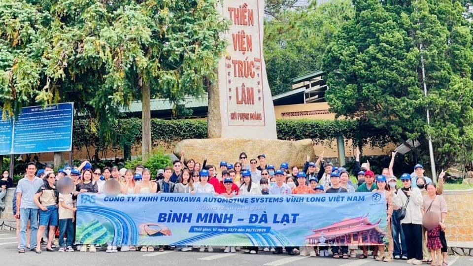 Hoạt động nghỉ mát góp phần nâng cao đời sống tinh thần, tiếp thêm động lực để công nhân gắn bó lâu dài với doanh nghiệp. Ảnh: CĐCS 