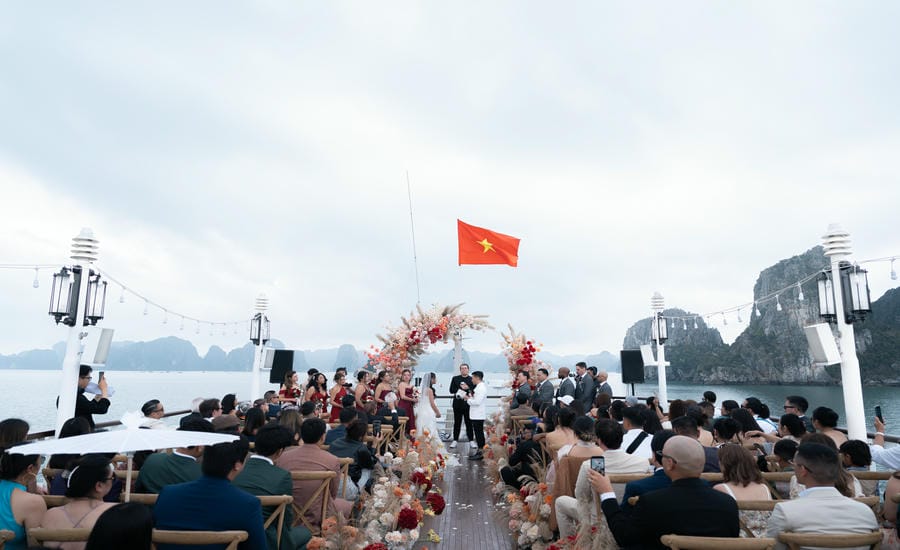 A wedding on a cruise ship on Ha Long Bay. Photo: Paradise Vietnam