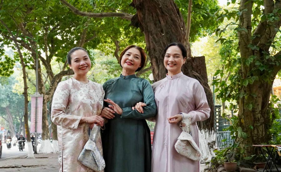 Lê Vi cùng các chị gái Lê Khanh, Lê Vân. Ảnh: Nhân vật cung cấp