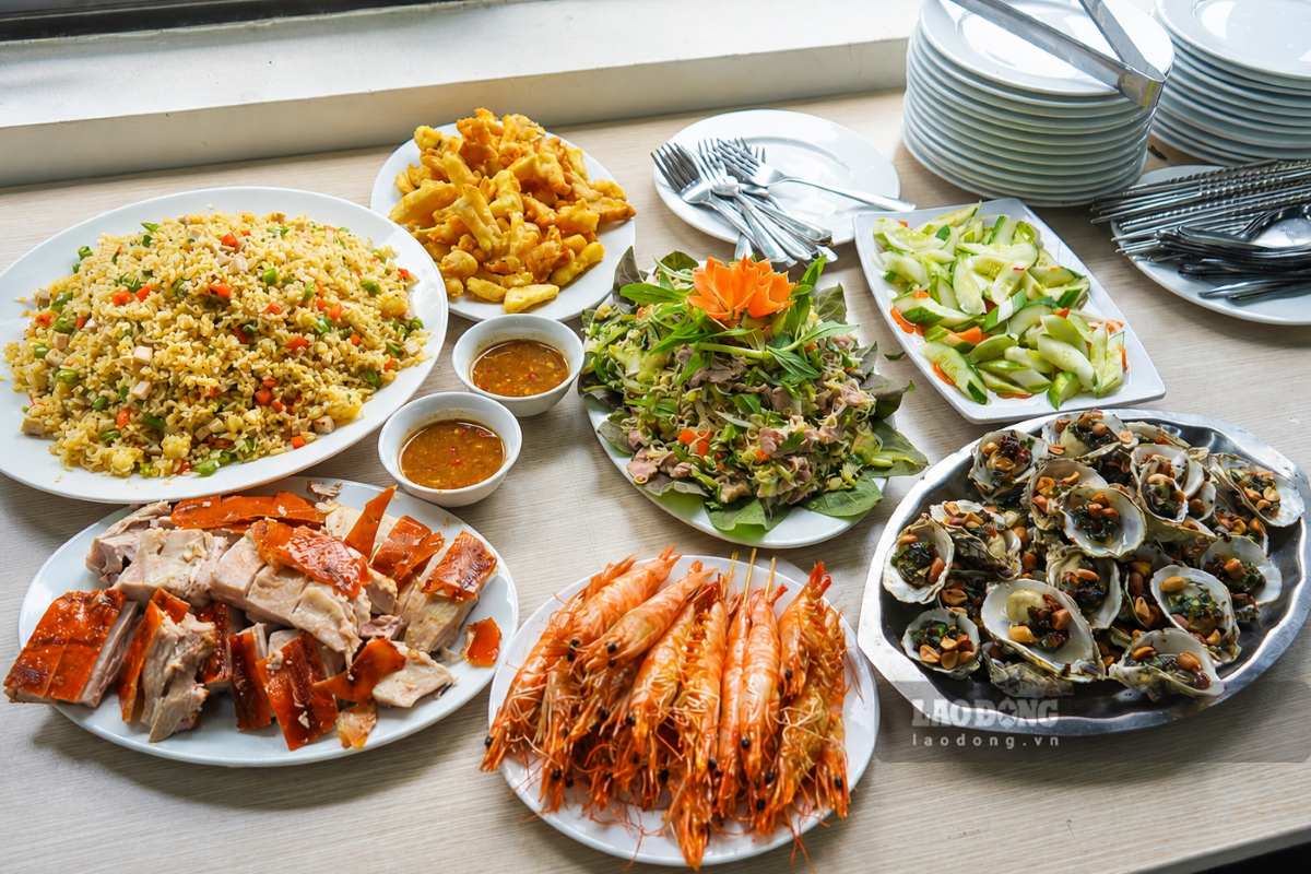 150,000 VND trade union meal of workers of Saint Gobain Construction Materials Co., Ltd. Photo: Mai Dung