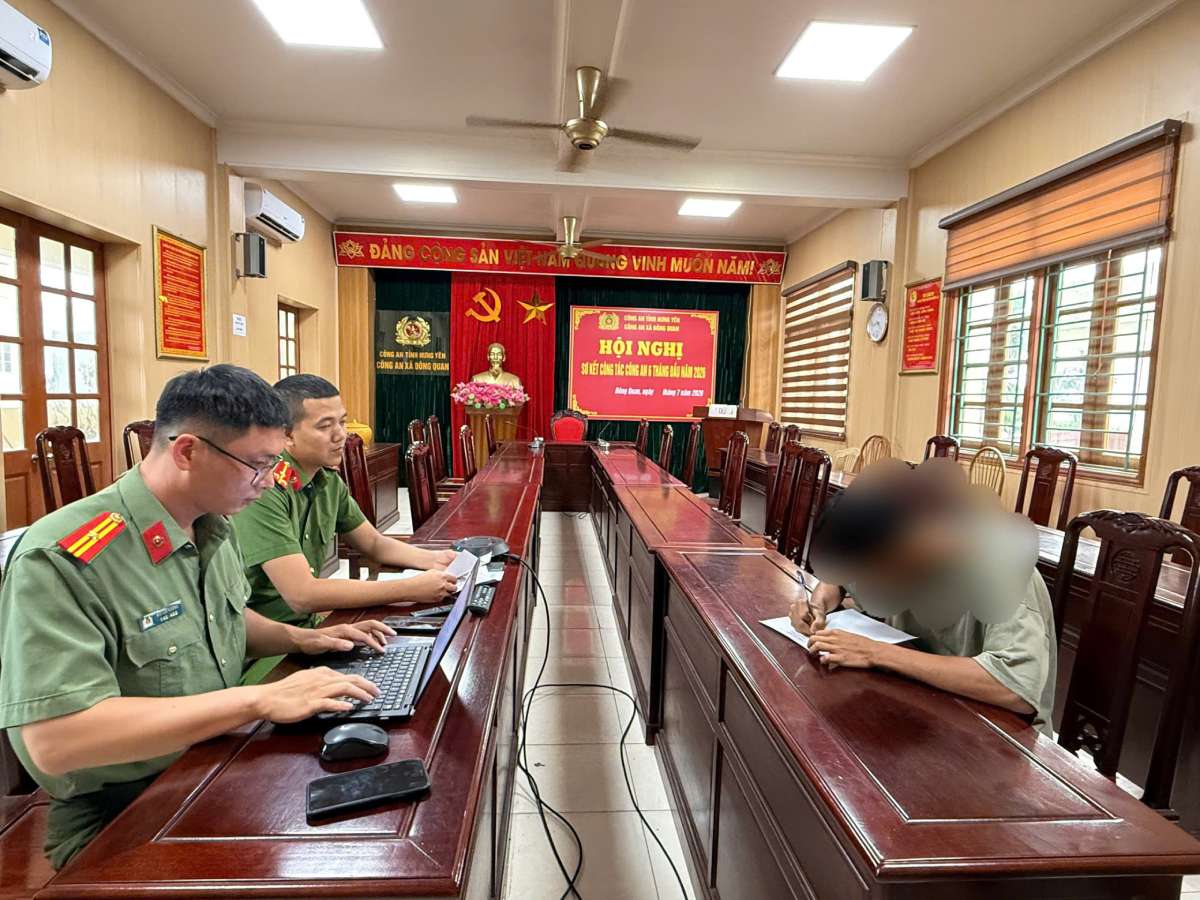 N.D. B at the Police station. Photo: Hung Yen Provincial Police