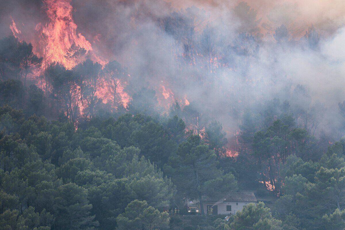 Forest fire in the area around Cotignac, southeastern France. Photo: AFP
