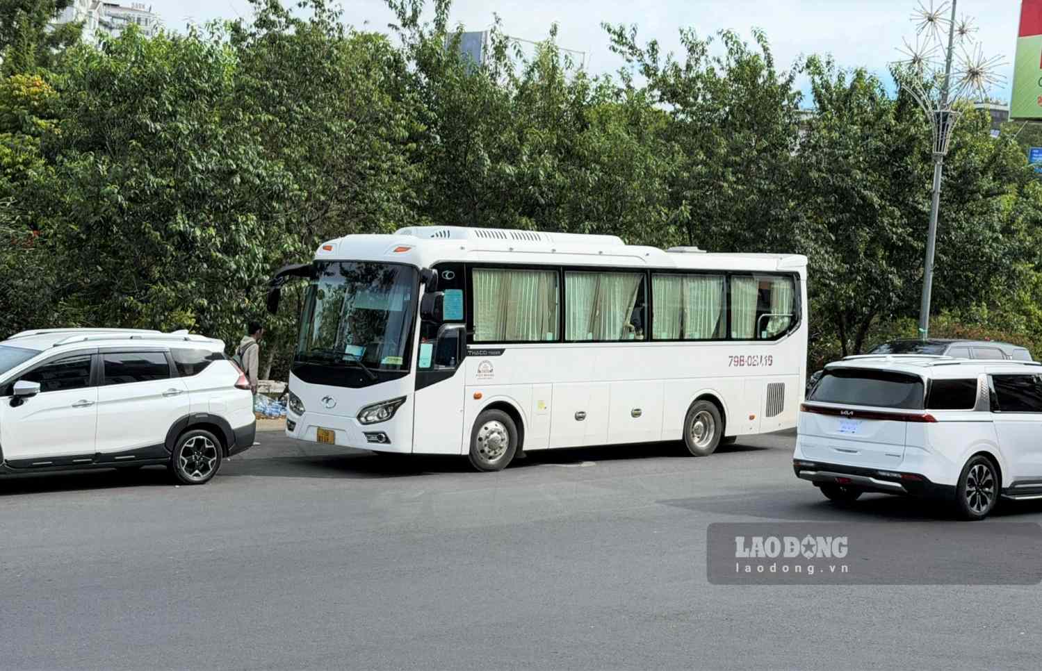 Từ ngày 1.8 sẽ cấm xe du lịch trên 29 chỗ ngồi lưu thông vào nhiều tuyến đường trung tâm Đà Lạt. Ảnh: Phúc Khánh 