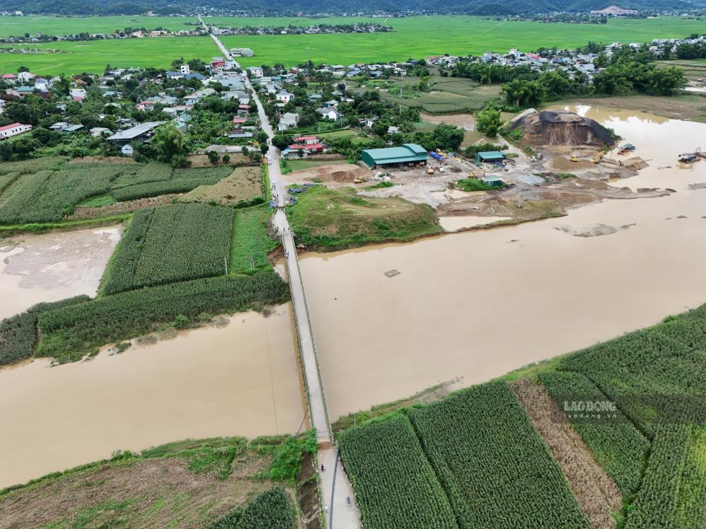 Dien Bien prepares material supply for large projects. Photo: Thanh An