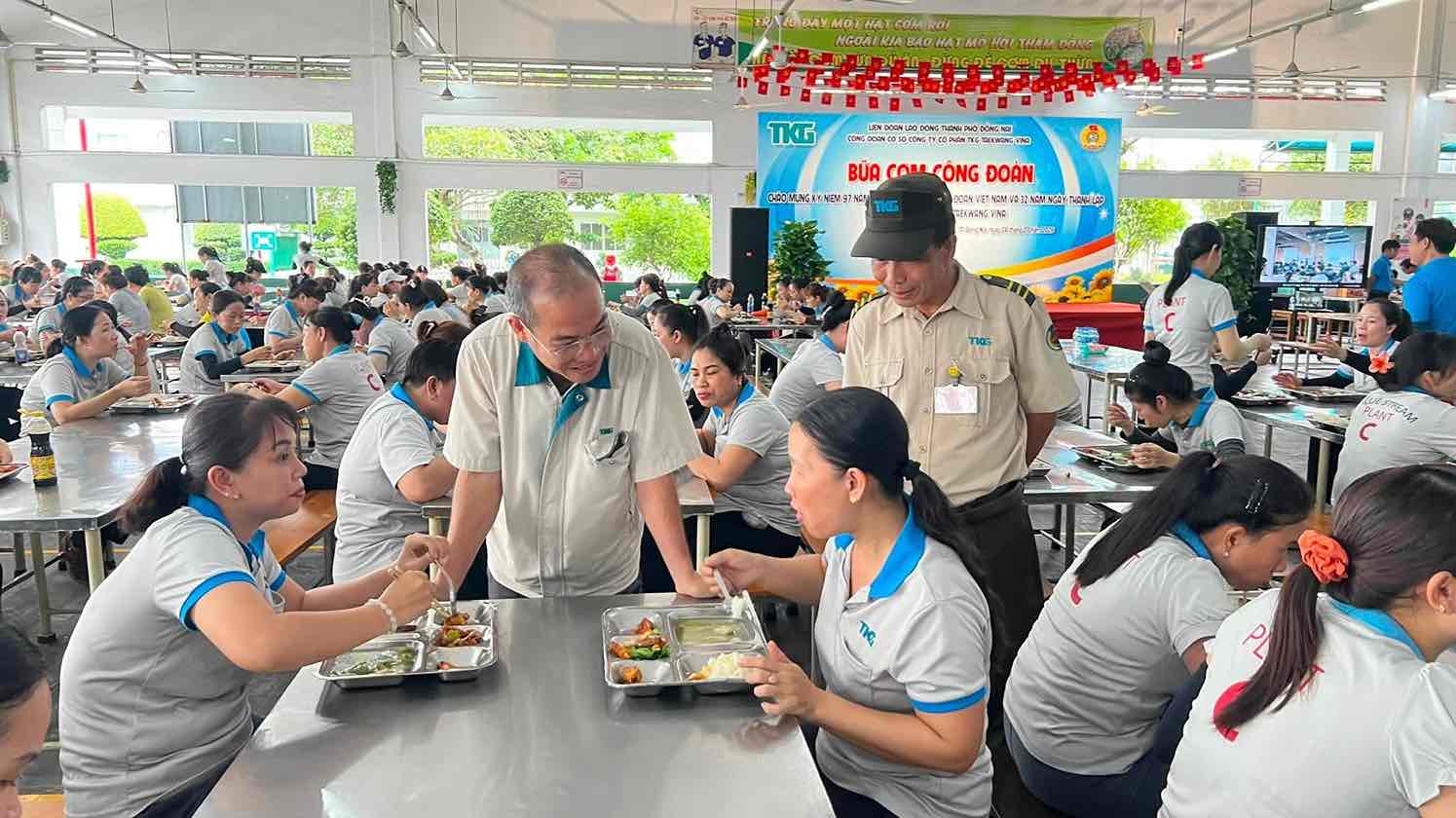 Trade Union meals contribute to improving welfare for union members and workers. Photo: TKG Taekwang Vina Trade Union
