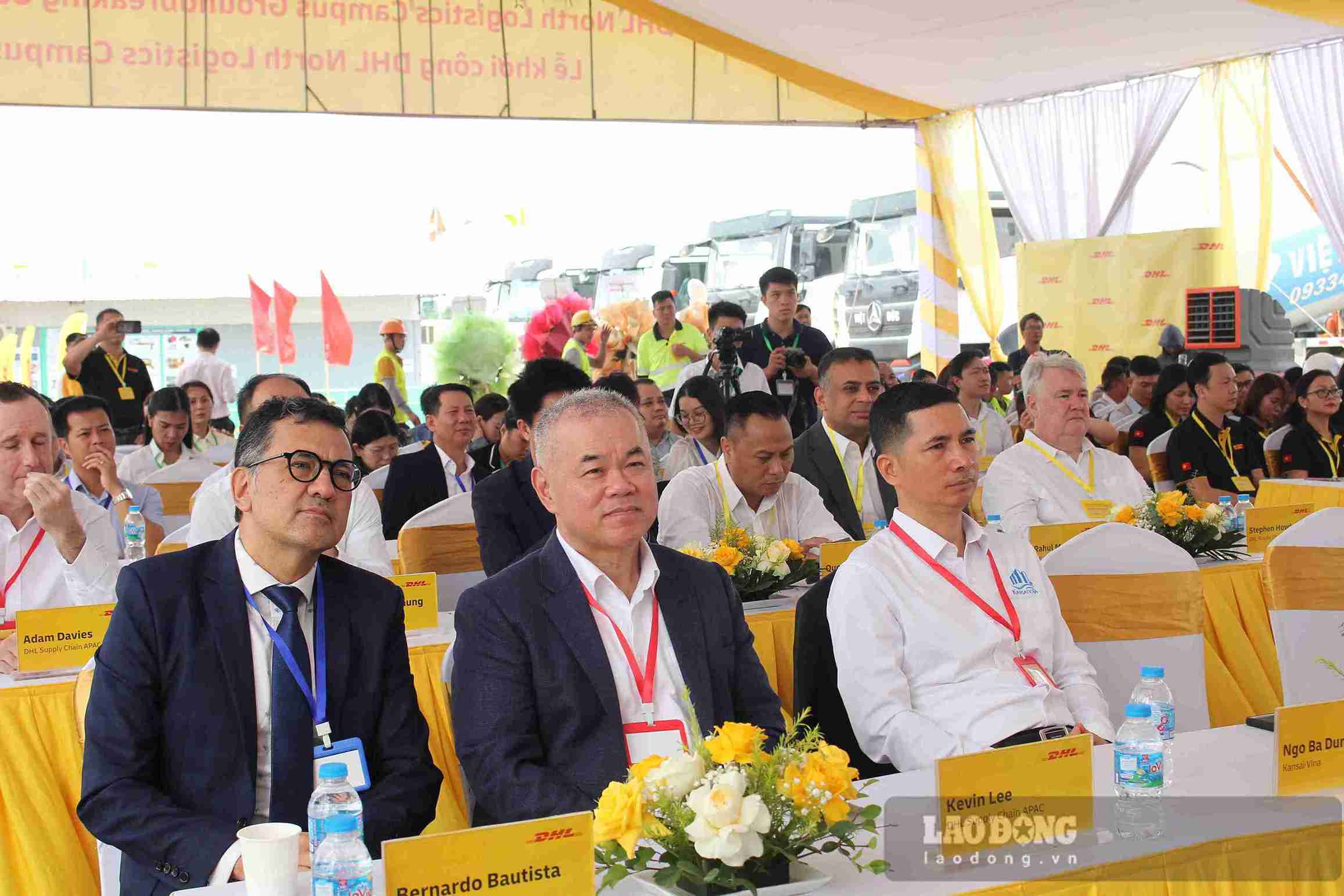 Các đại biểu tham dự lễ khởi công Khu phức hợp Logistics tại Hưng Yên ngày 24.7.