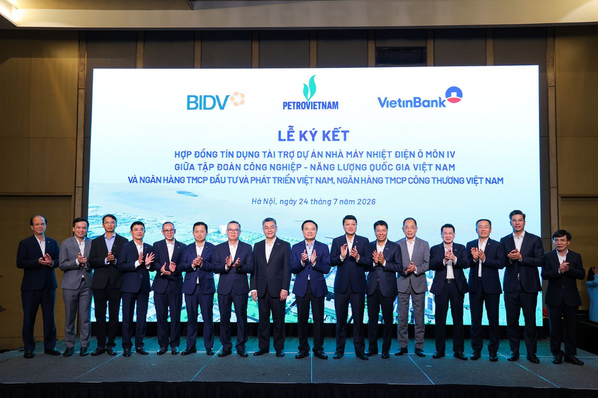 Lãnh đạo Petrovietnam, BIDV và VietinBank tại Lễ ký kết. Ảnh: Petrovietnam