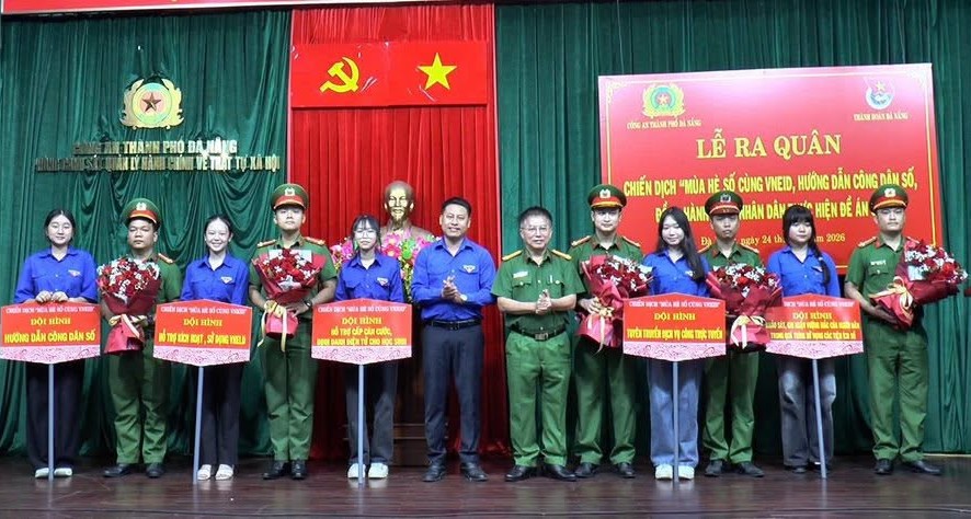 5 đội hình tình nguyện sẽ xuống tận cơ sở, giúp người dân Đà Nẵng gỡ vướng khi sử dụng VNeID. Ảnh: Công an Đà Nẵng