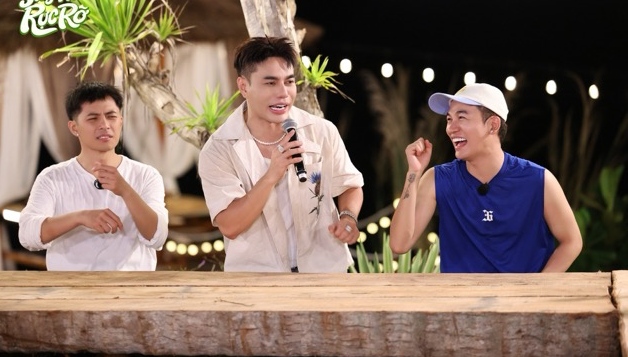 Các anh trai tham gia thử thách. Ảnh: Nhà sản xuất show. 