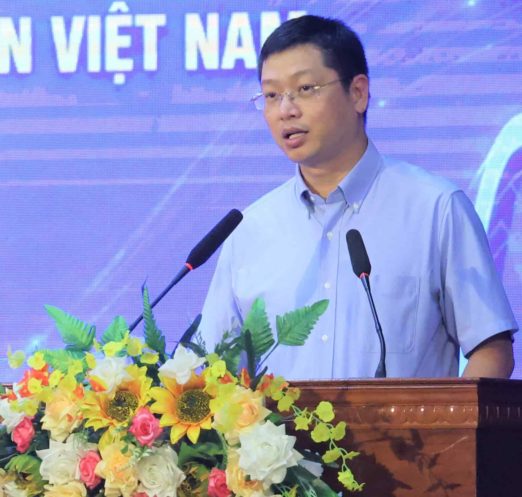 Ông Trần Huy Phương - Phó Bí thư Tỉnh ủy phát biểu tại hội nghị. Ảnh: Quyết Chiến/