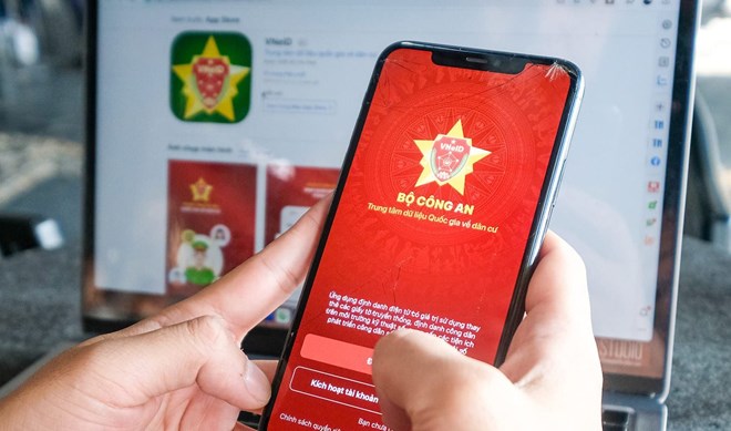 Citizens can complete procedures to request a criminal record card through the VNeID application. Photo: Ministry of Public Security