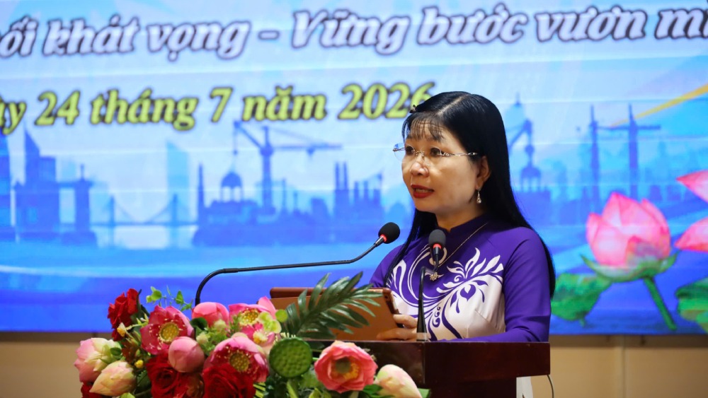 Phó Bí thư Tỉnh ủy, Chủ tịch Ủy ban MTTQ Việt Nam tỉnh An Giang Trần Thị Thanh Hương phát biểu tại chương trình. Ảnh: Quốc Việt