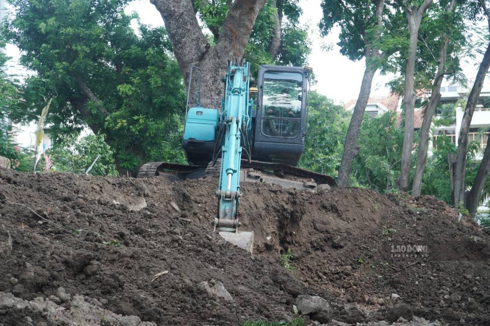 1 single remains and 3 collective remains discovered at a new ditch dug in Le Thi Rieng Park. Photo: Anh Tu