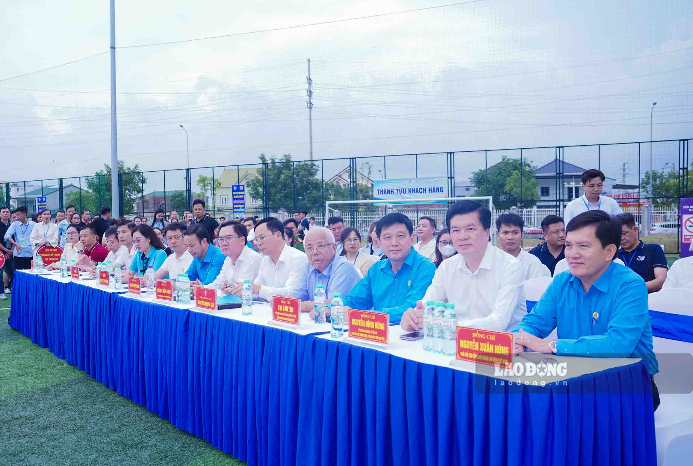 Các đại biểu tham dự buổi lễ. Ảnh: Duy Chương