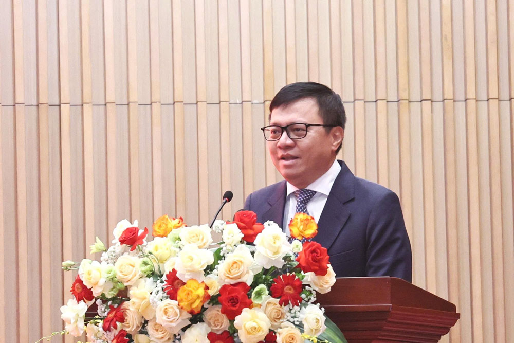 Đồng chí Lê Quốc Minh, Ủy viên Trung ương Đảng, Tổng Biên tập Báo Nhân Dân phát biểu.